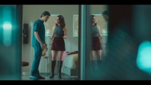 Rafael alerta a Anabel sobre su familia